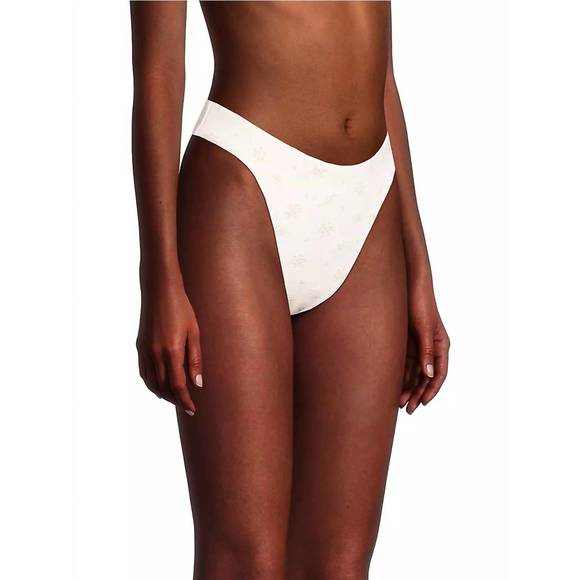NEW WE WORE WHAT classic scoop bikini bottom in off white - Picture 2 of 3